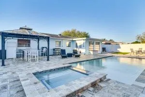 Breezy Seminole Vacation Rental with Hot Tub! - Oakhurst Shores