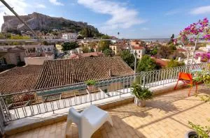 Amazing view of Acropolis and Anafiotika in Plaka - Афины