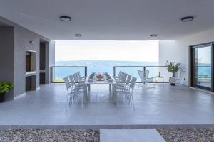 Luxury Villa Ovation heated pool sea view