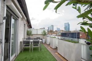 Luxury Flat with Terrace Stunning Skyline View