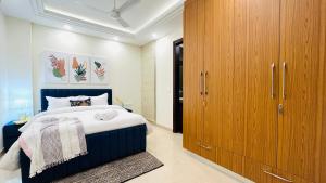 BluO Elegant 4BHK Saket - Lift, Balcony, Parking