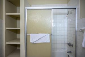 Ocean View King Room at Sahara Hotel