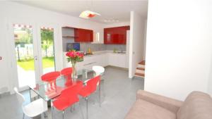 Terraced house with private garden