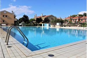 Terraced house with private garden