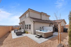 Pura Vida Paradise Private Hot Tub Community Pool