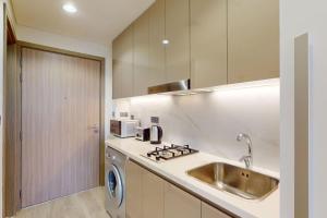 Azizi Riviera 22 - Light Studio