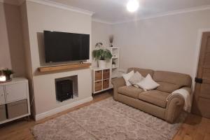 3 Bed Home sleeps 6 in Heart of Cardiff Free Parking