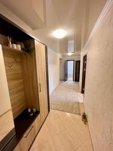 Центр. Вул. С. Крушельницької. 2 кімнати