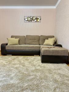 Центр. Вул. С. Крушельницької. 2 кімнати