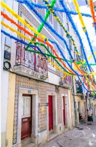 Lisbon Charming Santos Apartment w Patio