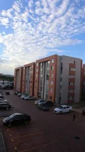 Cómodo Apartamento Amoblado en Condominio - San Luis