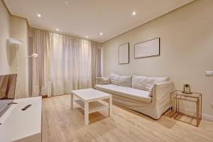 La paz home by Clabao