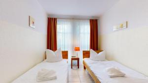 strandnahe FeWo mit 2 Schlafzimmern und Balkon, Königin Augusta, Binz