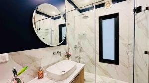 BluO 3BHK Saket CityWalk Mall - Lift, Balcony, Parking