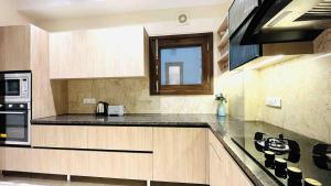 BluO 3BHK Saket CityWalk Mall - Lift, Balcony, Parking