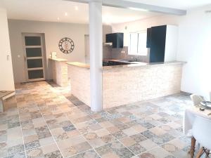 Appartement spacieux et confortable à Clermont-Dessous, terrasse