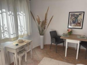 Apartment - 2 Bedrooms - Kitchen - Shared Pool - View