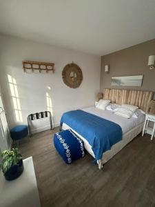 Hotels Hotel De La Mer - Deauville Blonville - Boutique Hotel de charme vue Mer ou Campagne - Acces direct plage : photos des chambres