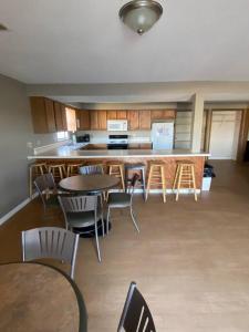 Lakeshore-BachelorBachelorette Parties welcomed!