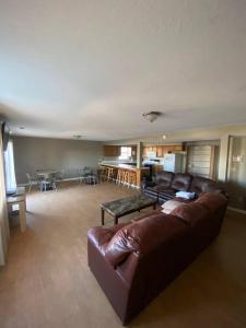 Lakeshore-BachelorBachelorette Parties welcomed!