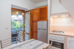 Maison Laghée-Bright Apt with balcony, Lake view!