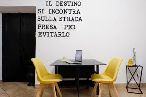 Dea Clodia studio flat