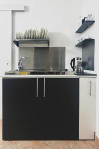 Dea Clodia studio flat