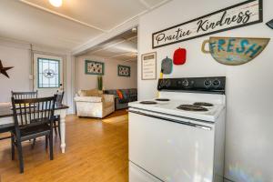 Cabana Sol Cabin: 4 Mi to Garner State Park
