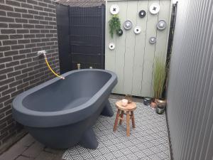 Vakantievilla 10 km van strand honden welkom omheinde tuin sauna buitenbad