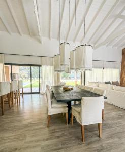 RentUp - Retiro de lujo Casa moderna con jardin y piscina en Pilar