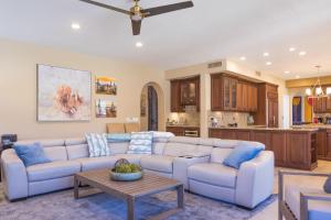 Desert Paradise Pool Spa Pickleball Putt Green