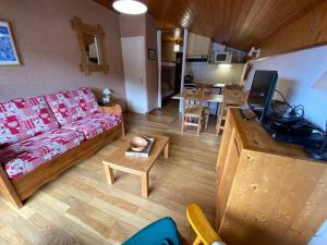 Joli studio au centre de Châtel, balcon et vue vallée - FR-1-693-76