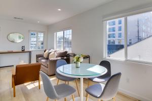 5 Mi to Venice Beach Chic Los Angeles Abode