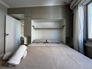 AL01- 1 Quarto| Pé na Areia| Vista Mar| Completo