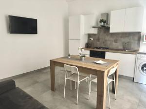 HOLIDAY HOUSE ORLANDO