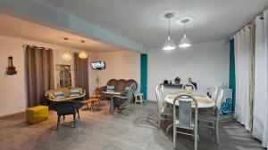 2 Habitaciones Privadas con 2 Baños
