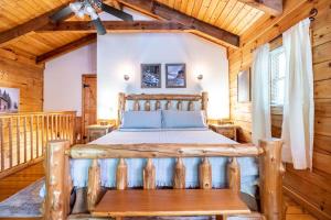 Quaint & Secluded near Dollywood with BBQ&HOT TUB