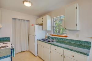 Hawkins Vacation Rental w On-Site Lake Access!