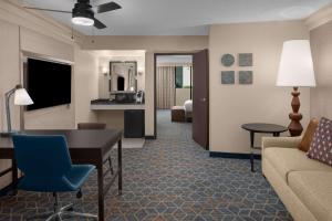 One-Bedroom King Suite with Mobility Accessible Tub room in Embassy Suites Phoenix - Biltmore