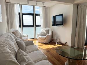 Depto Chola - Depto Zona La Perla Con Vista al Mar Para 4 PAX Con Cochera - Hola Sur