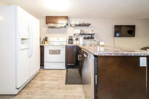 Bright Modern Suite - Netflix - WiFi - Long Stays