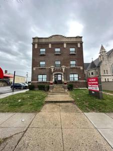 Designer 1-Bed Haven near Downtown! Pets Welcome!