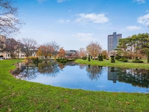 Trendy Loft Escape with Pool Table Bring Your Pets