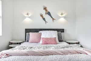 Coastal Chic Apartment - Mooloolaba and Alex