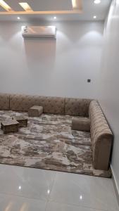 فلل ومسابح بلوسكاي الباحه-العقيق فله من ثلاث غرف نوم