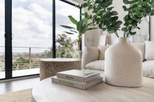 Lakeview Retreat: Terrace BBQ