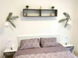 Sunlit ShelterIdeal Location! Free Parking