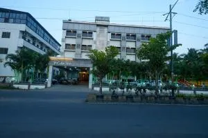 Hotel Pride Inn Shirdi - Ширди