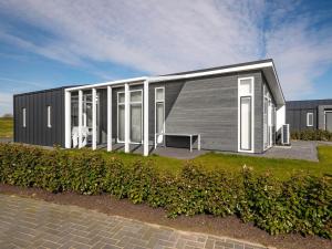 House in Zeeland near the Dyke - 3-star hotels in Wemeldinge