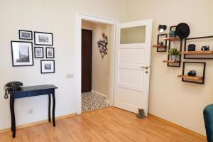 Apartment Memoir by SofiaSpot - central, metro to airport